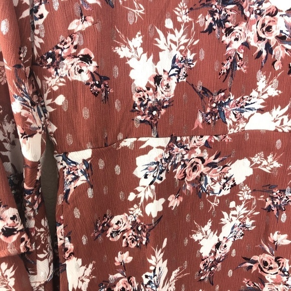 NWOT Mauve Floral Dress With Bell Sleeves - Picture 2 of 7